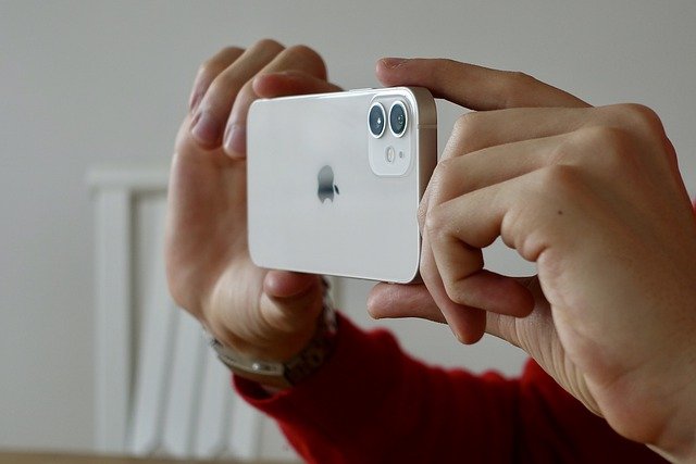 Iphoneのカメラ画面が故障してピンクに 修理できる スマホ戦士